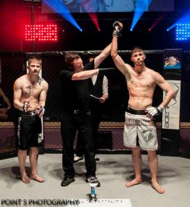 Alex Brunnen at RAGED UK MMA (c) Point 5 Photography